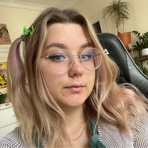 Meet your Posher, Iza